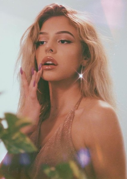 Eliza Rose photo