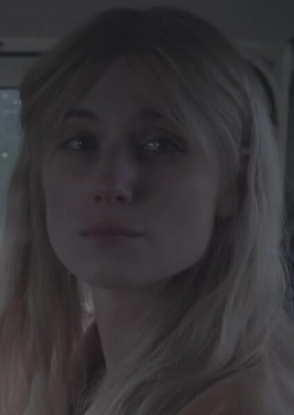 Elizabeth Debicki photo