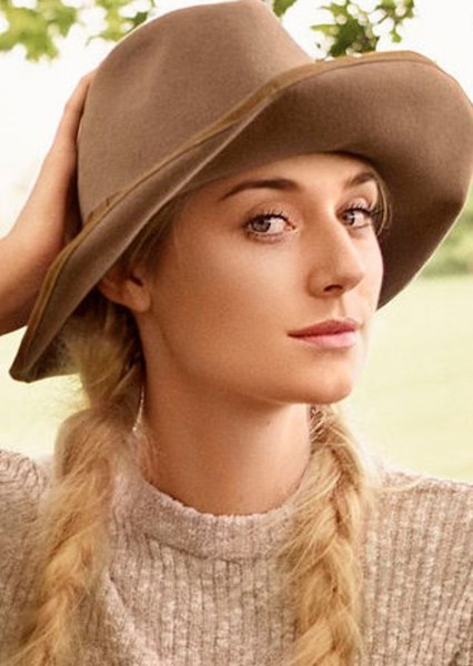Elizabeth Debicki photo
