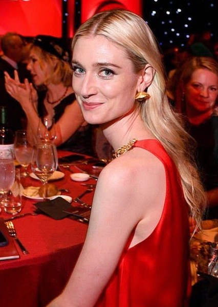 Elizabeth Debicki photo