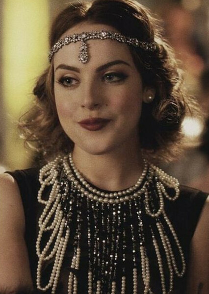 Elizabeth Gillies photo