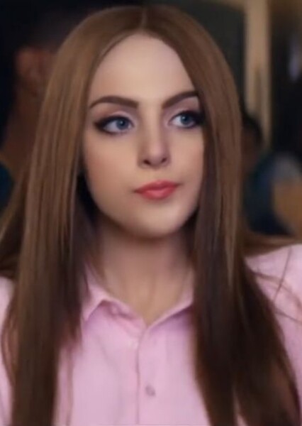 Elizabeth Gillies photo