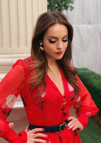 Elizabeth Gillies