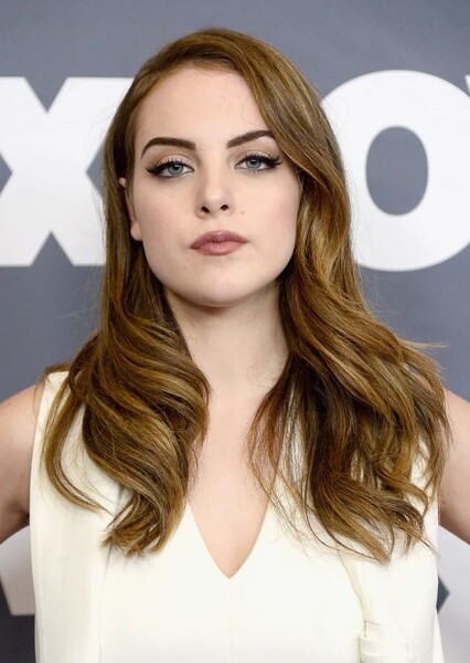Elizabeth Gillies photo