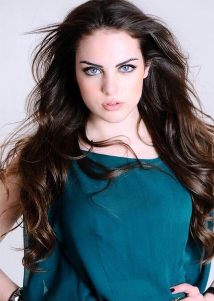 Elizabeth Gillies photo