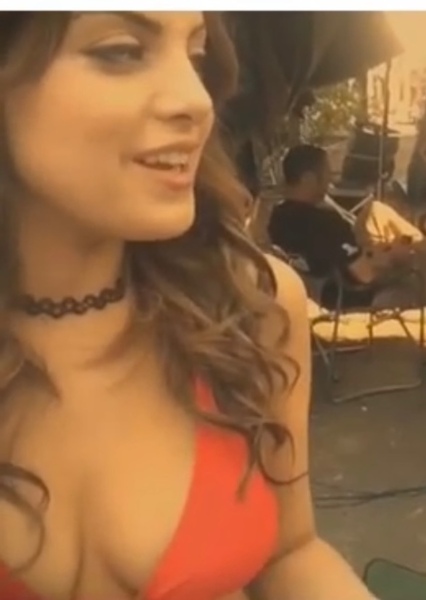 Elizabeth Gillies photo