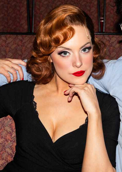 Elizabeth Gillies photo