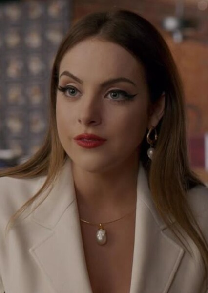 Elizabeth Gillies photo