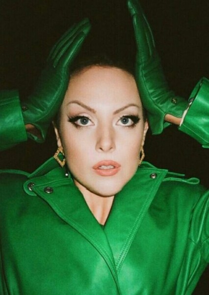 Elizabeth Gillies photo