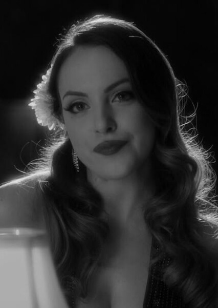 Elizabeth Gillies photo