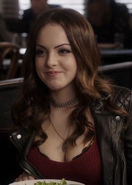 Elizabeth Gillies photo