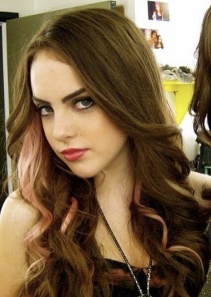 Elizabeth Gillies