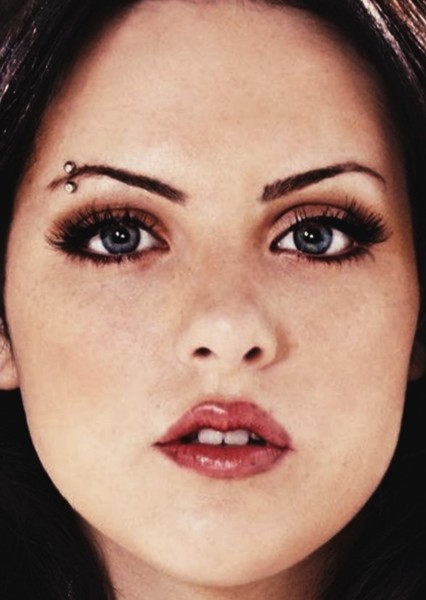 Elizabeth Gillies photo