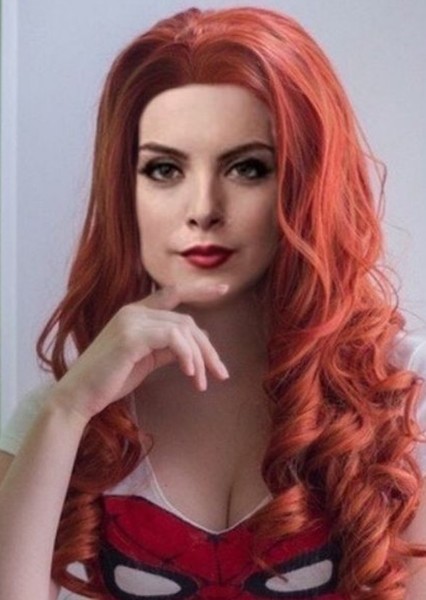 Elizabeth Gillies photo