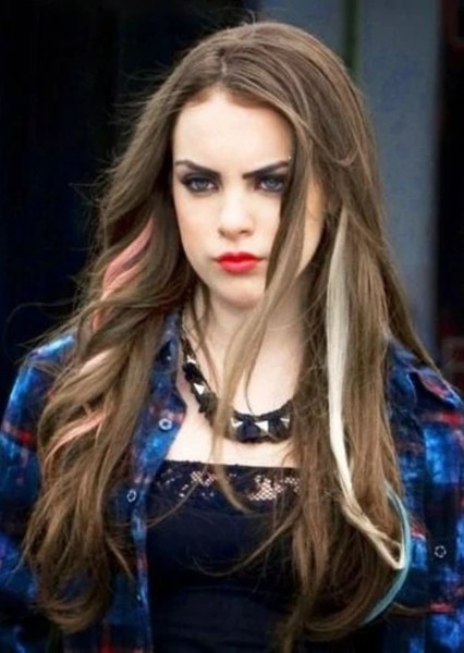 Elizabeth Gillies photo