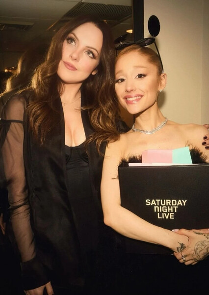 Elizabeth Gillies and Ariana Grande