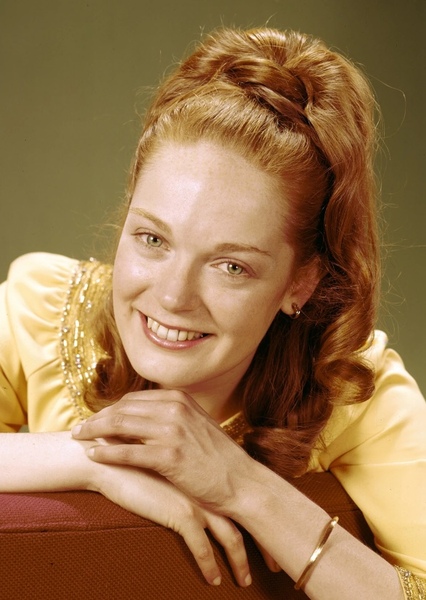 Elizabeth Hartman photo