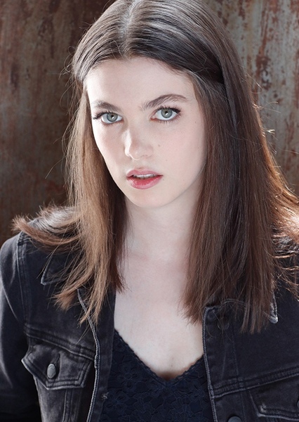 Elizabeth Hunter photo