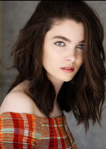 Elizabeth Hunter photo