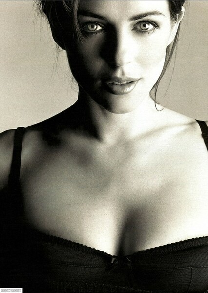 Elizabeth Hurley photo