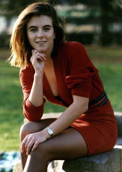 Elizabeth Hurley photo