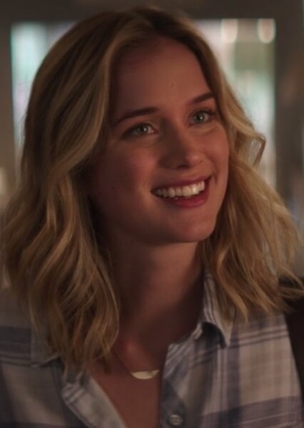 Elizabeth Lail