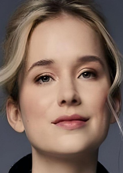 Elizabeth Lail photo