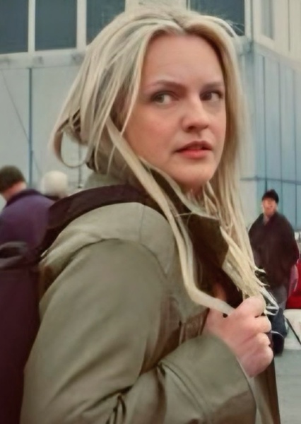 Elizabeth Moss photo