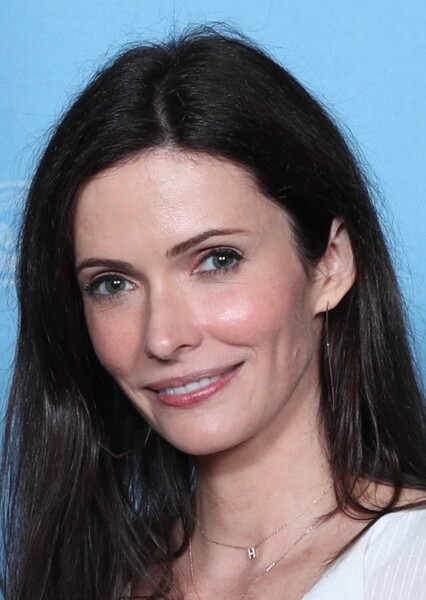 Elizabeth Tulloch photo