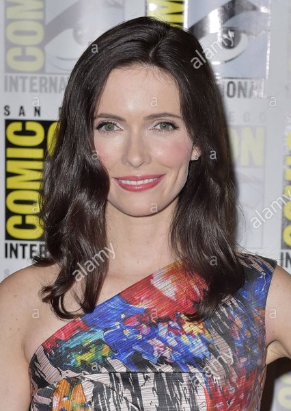 Elizabeth Tulloch photo