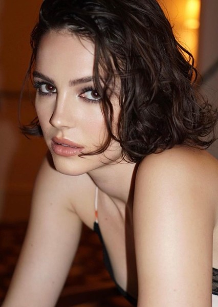 Ella Hunt
