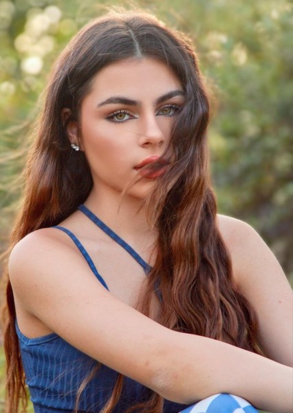 Ella Noel photo