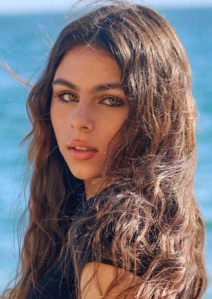 Ella Noel photo