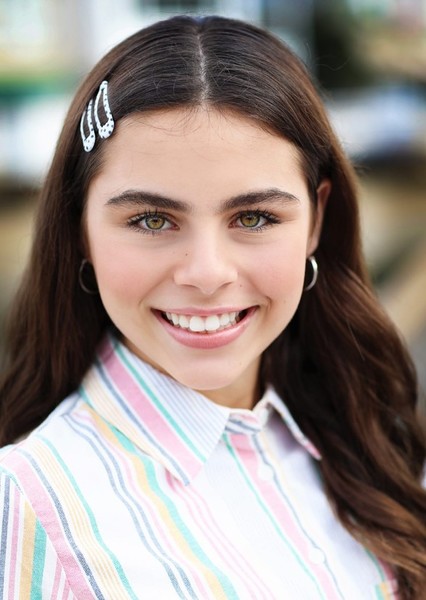 Ella Noel photo