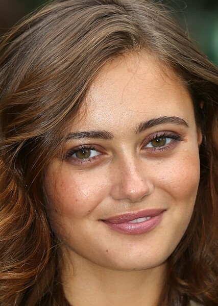 Ella Purnell photo