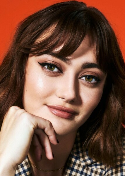 Ella Purnell photo