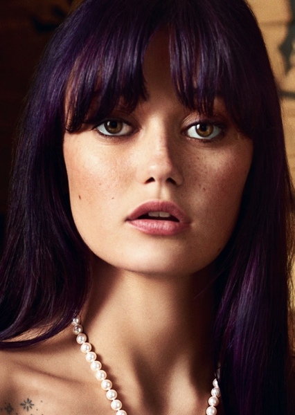 Ella Purnell photo