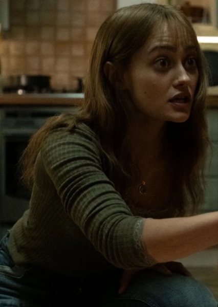 Ella Purnell photo