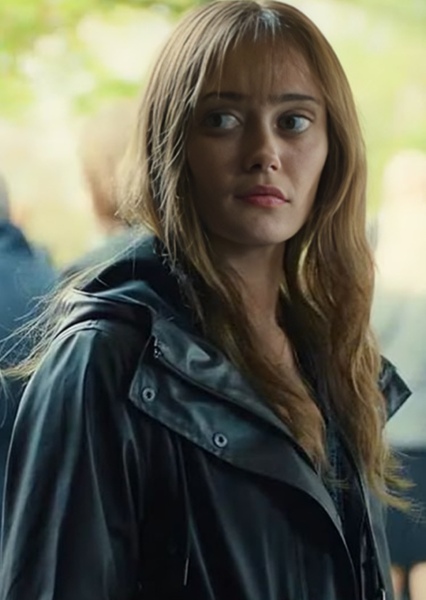 Ella Purnell photo