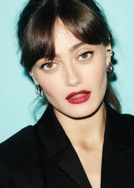 Ella Purnell photo