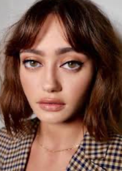 Ella Purnell photo