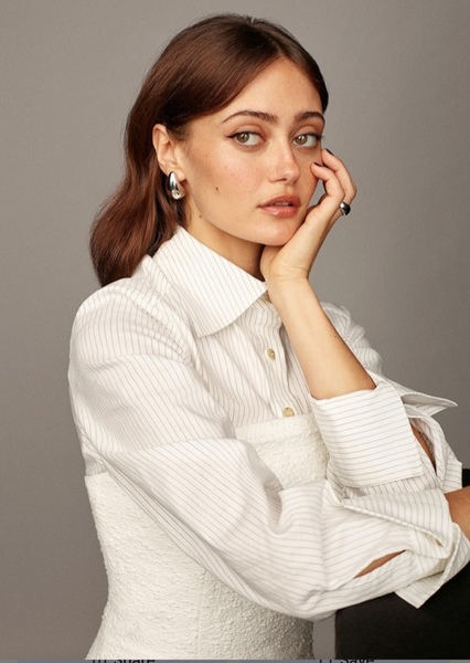 Ella Purnell photo