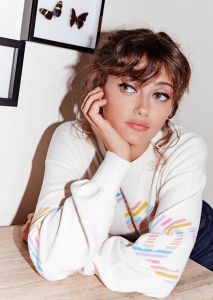 Ella Purnell photo