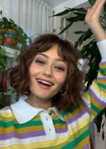 Ella Purnell photo