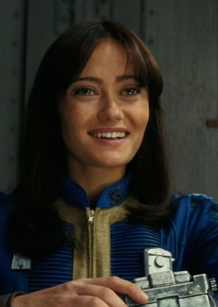 Ella Purnell photo