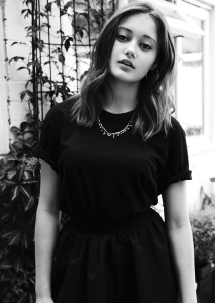 Ella Purnell photo