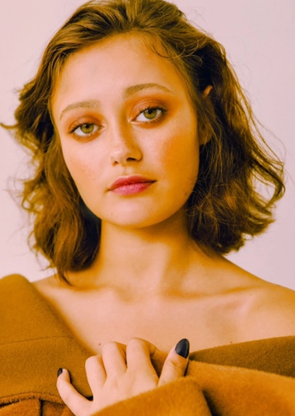 Ella Purnell photo