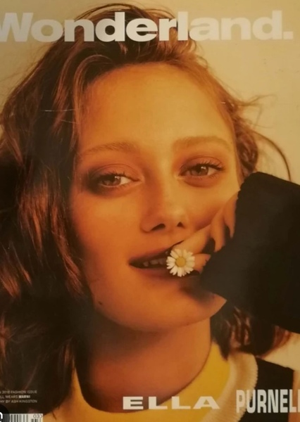 Ella Purnell photo