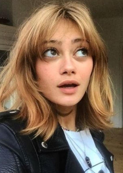 Ella Purnell photo
