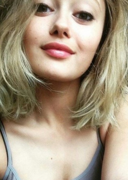 Ella Purnell photo